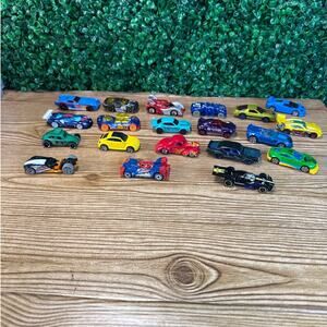 Large Bundle of 20 Hot Wheels Car Lot Racers Great Kids Gift